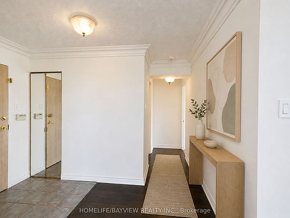 4th image of 20 Harding Blvd W #1103