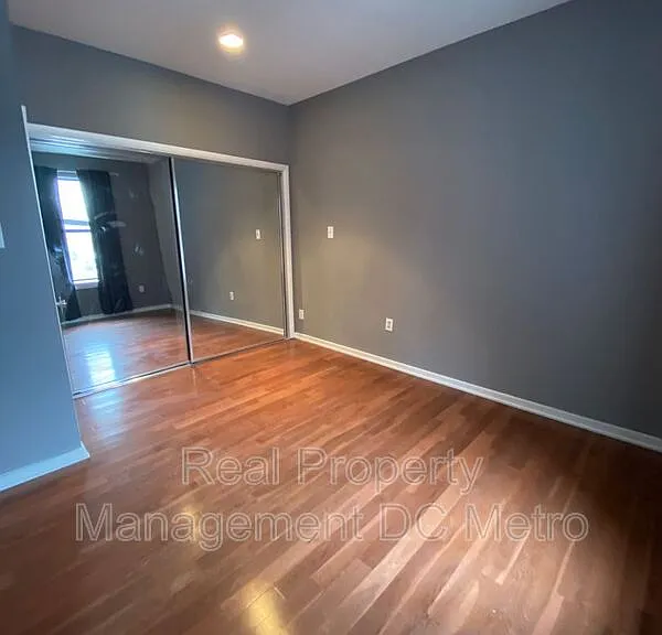 1931 17th St NW #305 — Photo 20