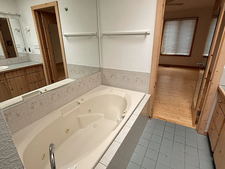 406 Oakland Dr — Photo 9