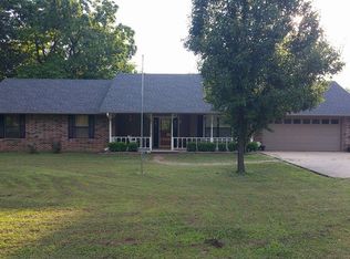 17950 Oaklawn Dr, Claremore, OK 74017