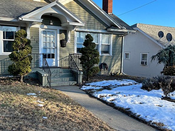 2nd image of 215 S 15th Ave