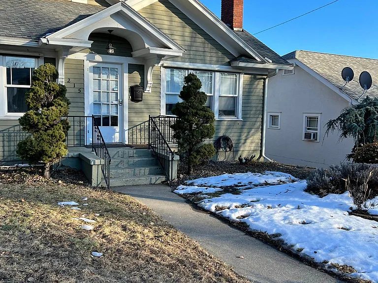 215 S 15th Ave — Photo 2