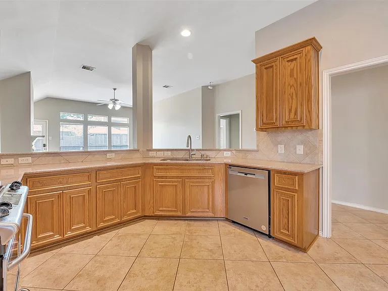 871 Falling Springs Ln — Photo 11