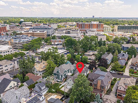 2nd image of 570 Pierce St