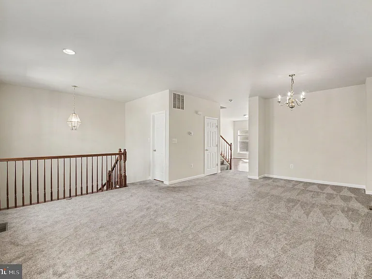 1114 Ellis Ave — Photo 9