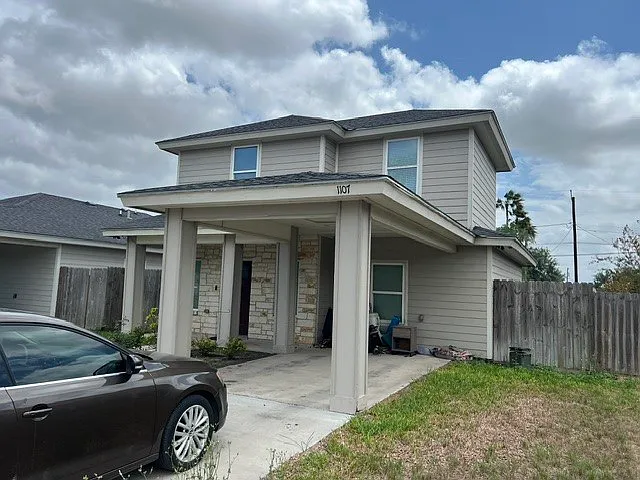 Building Photo - 1107 E Kenedy Ave