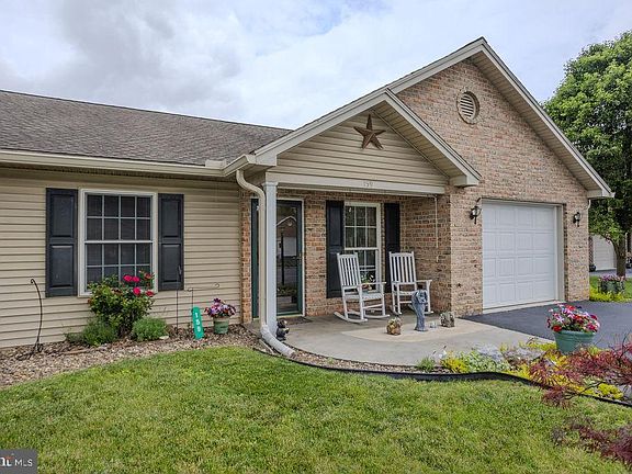 2nd image of 159 Ginkgo Ct