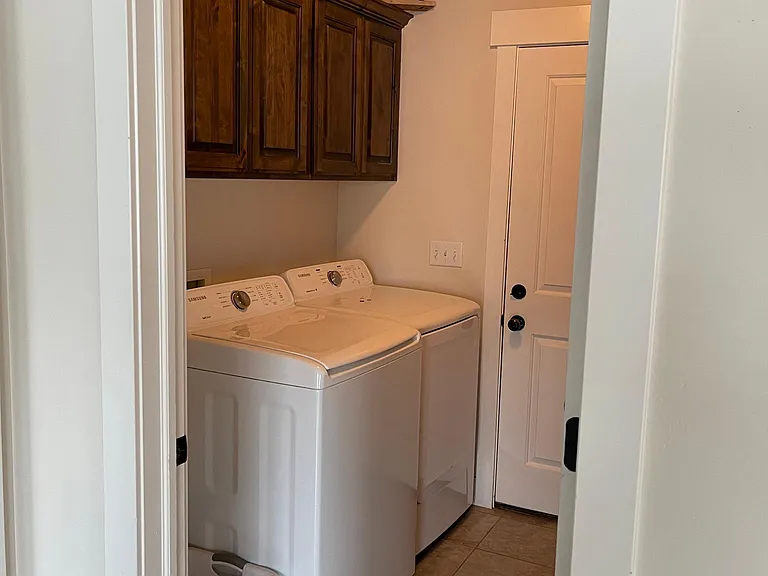 554 E Old Mill Dr — Photo 7