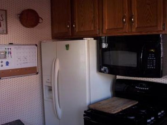 5th image of 222 Kreitzer Ave
