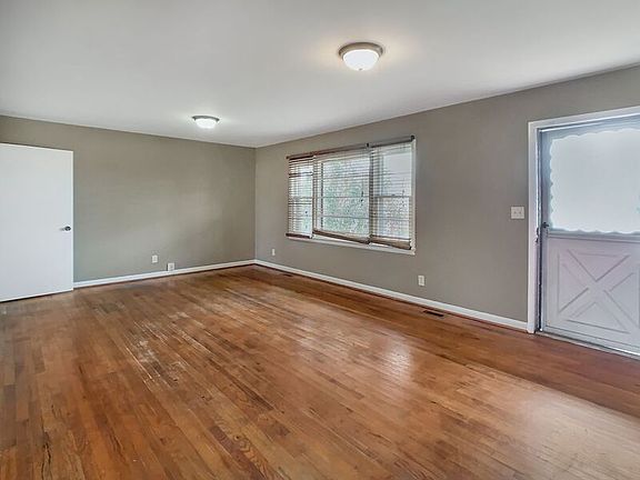 4th image of 600 21st St E