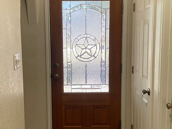 4th image of 370 ALBERTS LN