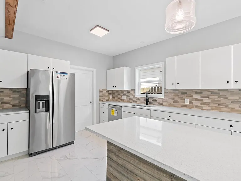 2220 Holman St — Photo 11