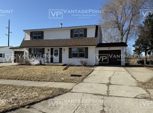 2040 Terry Ln, De Pere, WI 54115