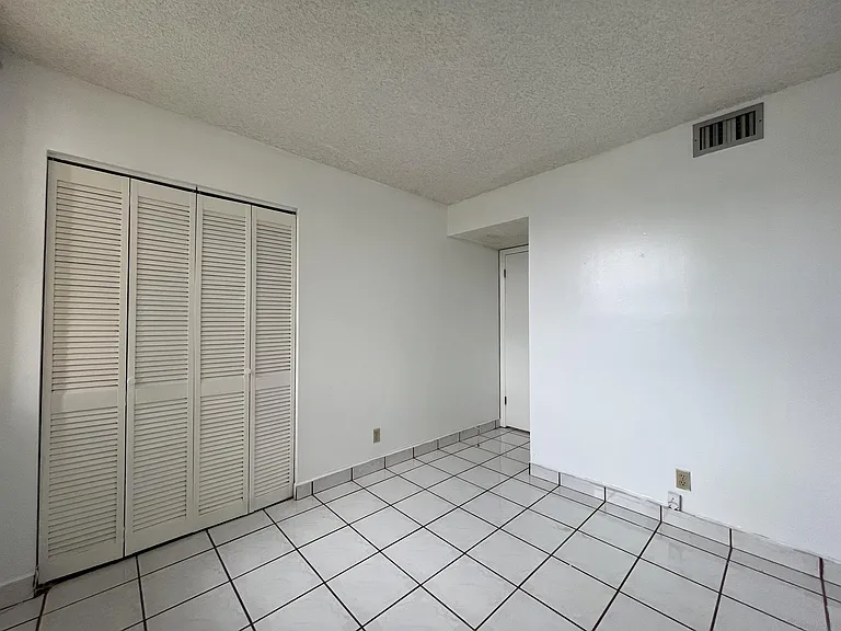 215 Lake Pointe Dr #104 — Photo 15