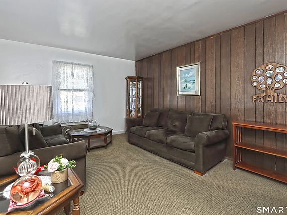 5th image of 110 Greystone Road