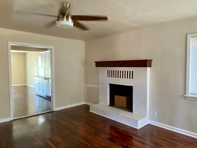 4614 Denver Ave — Photo 4