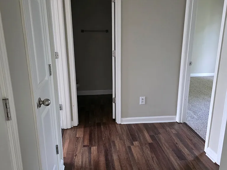 620 Flower Dr — Photo 3
