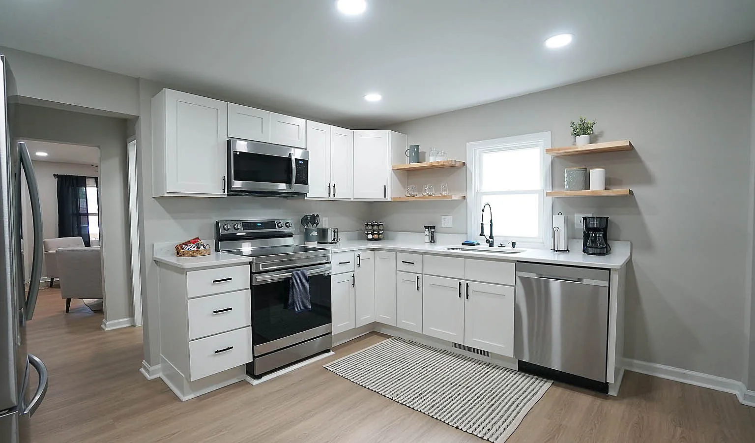 3 bed, $3,900 — Photo 4