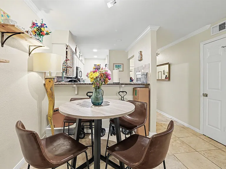 501 W 26th St #210 — Photo 18
