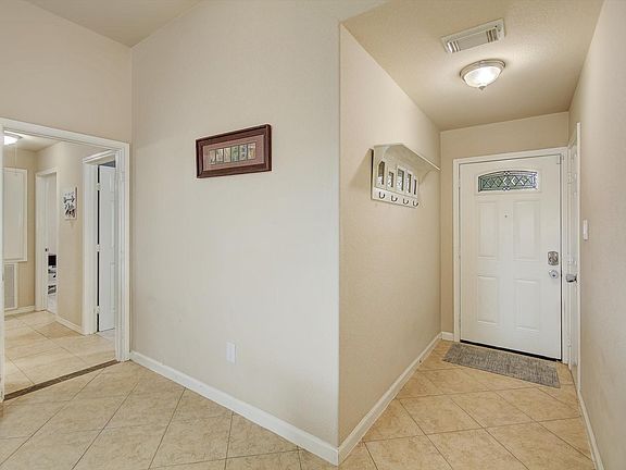 5th image of 212 Hickory St