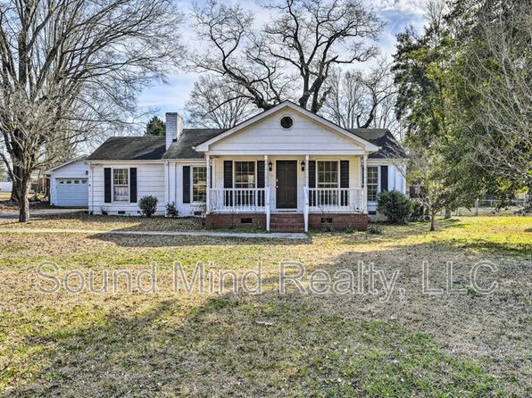 144 Parkwood Cir