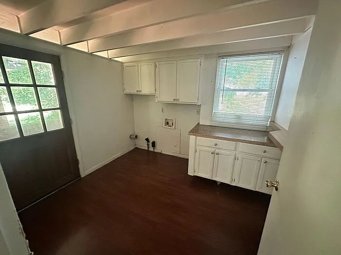 3 bed, 1.5 bath, 1400 sqft, $1,350 — Photo 4