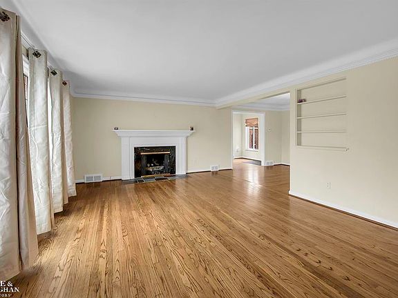 3rd image of 15812 Windmill Pointe Dr