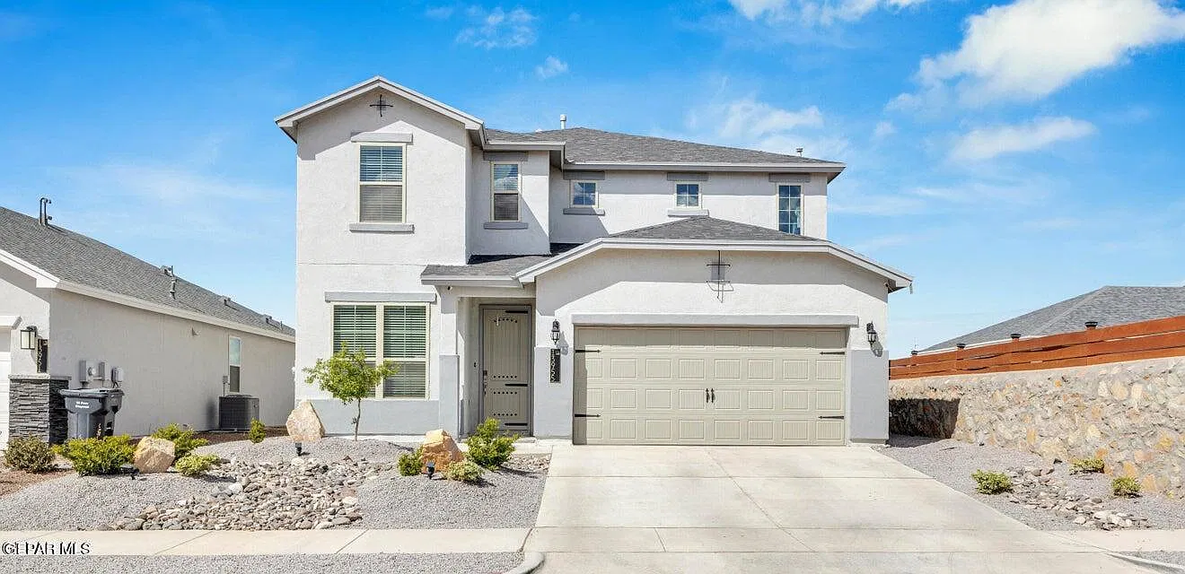 3 bed, 2.5 bath, 2658 sqft, $2,100 — Photo 1