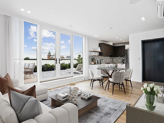 3rd image of 1060 Jefferson Ave #5A