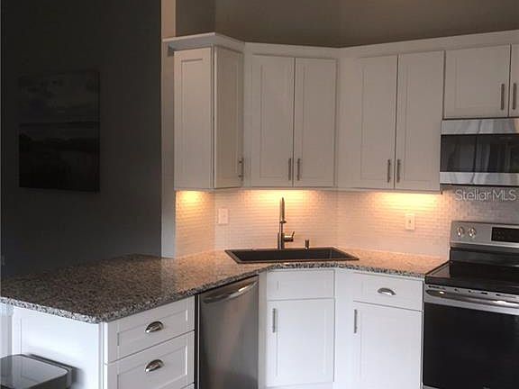 4th image of 811 Montrose Dr Unit 203