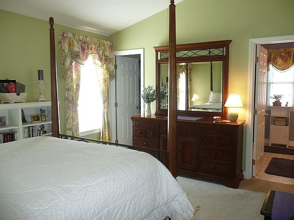 5th image of 112 Hayfield Dr