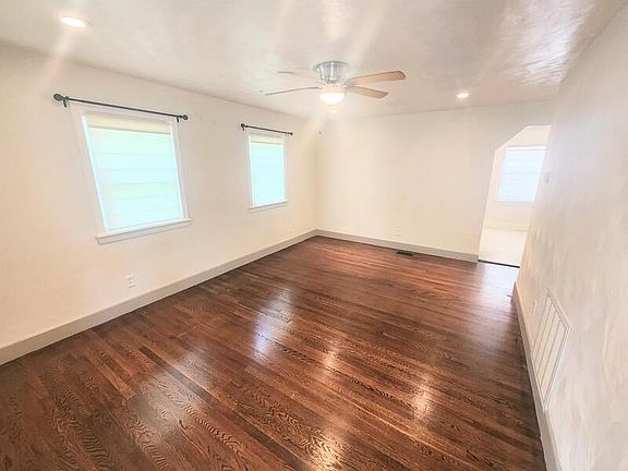 5th image of 2746 Keller Ave