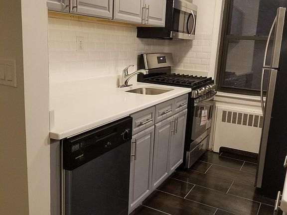 5th image of 196 Martine Ave APT C3