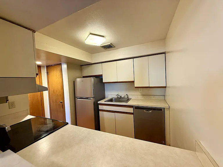 105 Tremont Ave #C — Photo 7