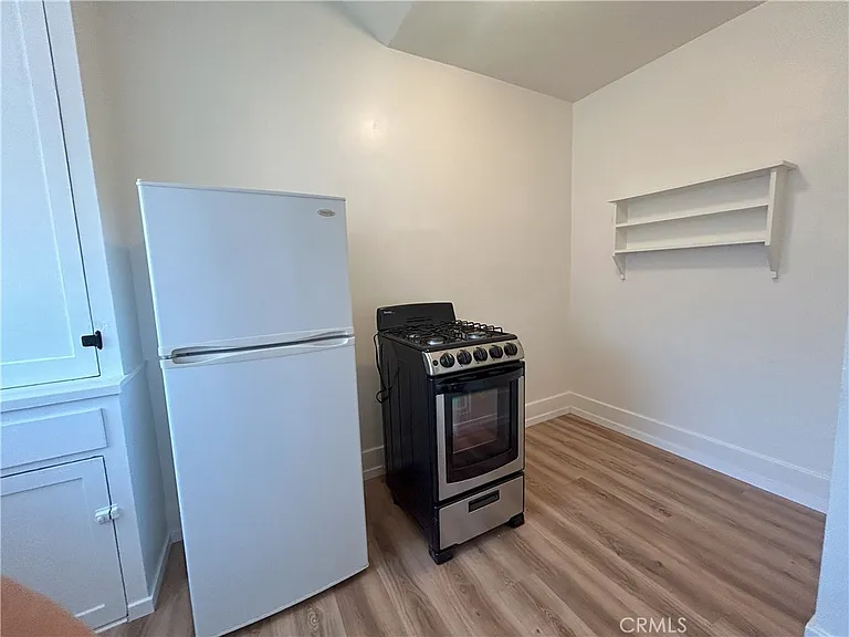 1839 S Curtis Ave — Photo 7