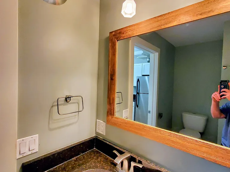 Another view of the bathroom