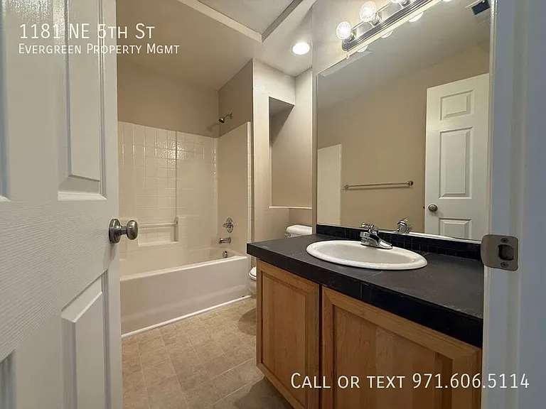 1181 NE 5th St — Photo 24