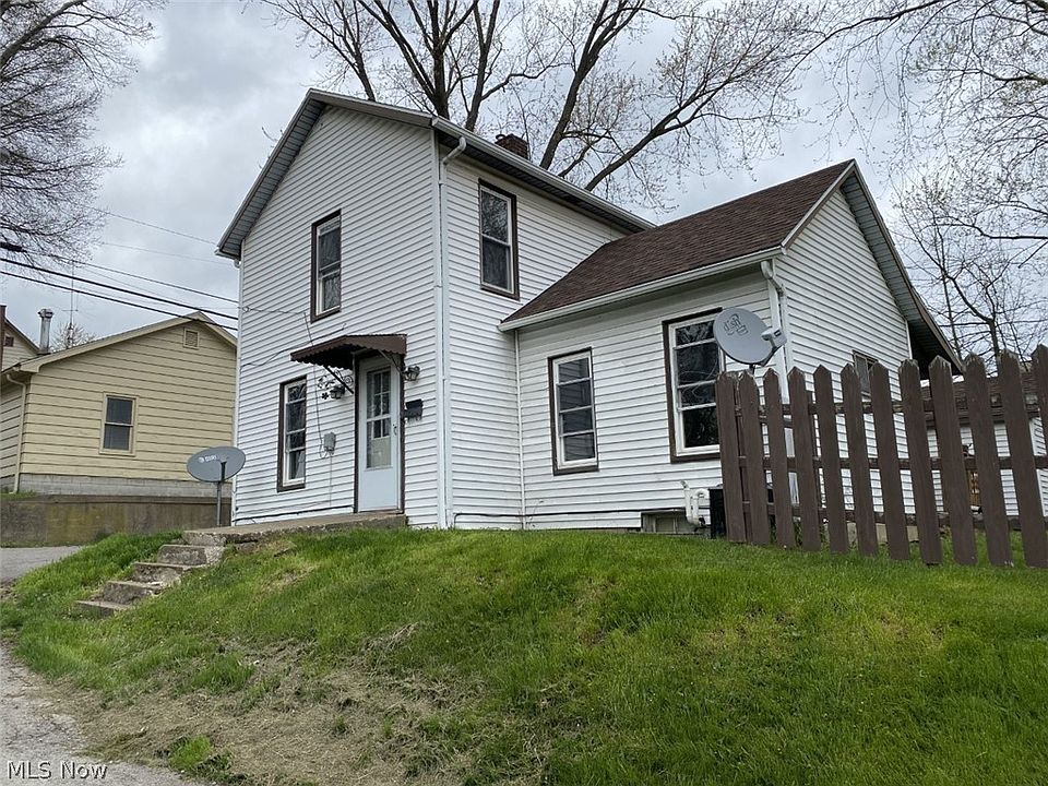 1st image of 266 1/2 W Clark St