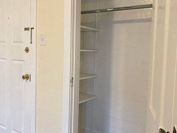 4th image of 370 Alameda Ave #1