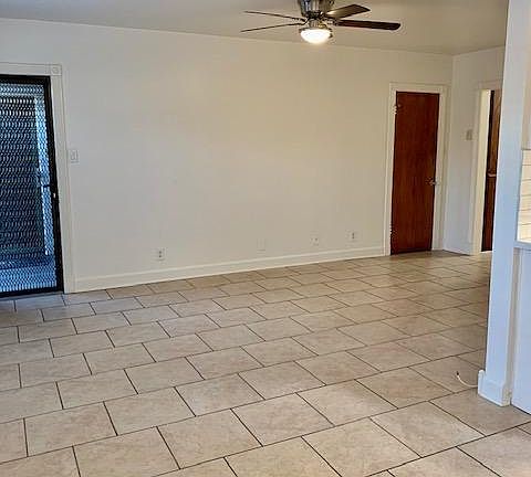 4th image of 1226 E 2nd St #2-1226-02