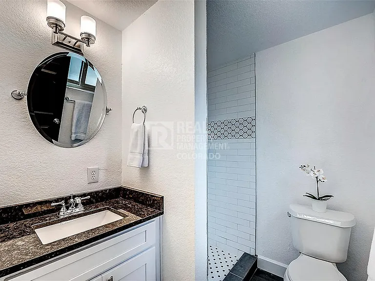 3426 S Wolff St — Photo 16