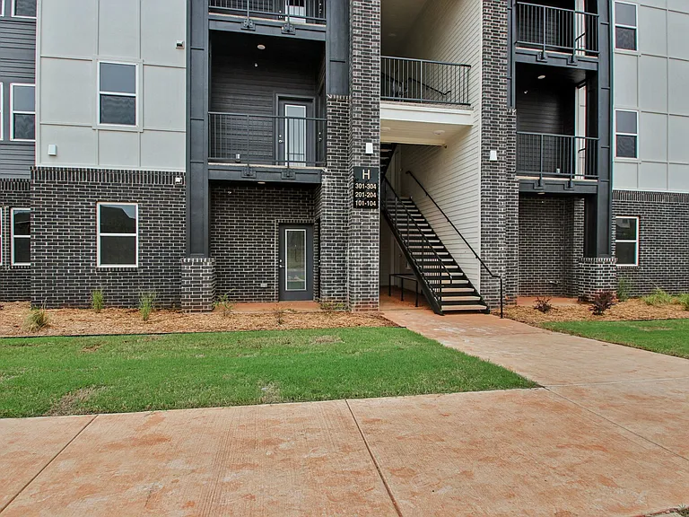 Portland Place Apartments — Photo 68