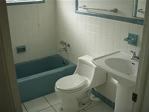 4th image of 1111 Iroquois Ave