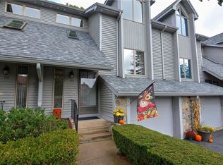 11 Shadowbrook Ln APT D, Smithfield, RI 02917