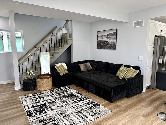 3rd image of 754 3RD AVENUE