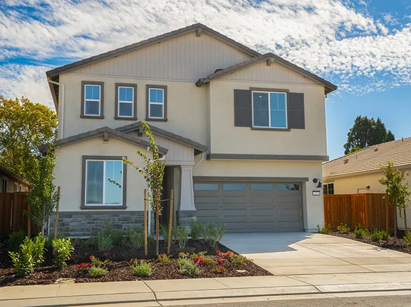 215 Bluemoor Dr, Dixon, CA 95620