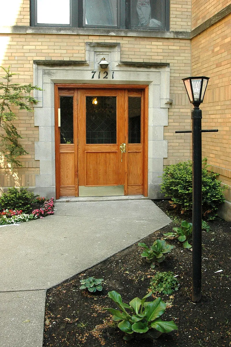 Building Photo - 7121 S Euclid Ave