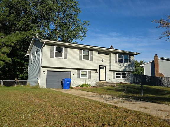 3rd image of 722 University Dr