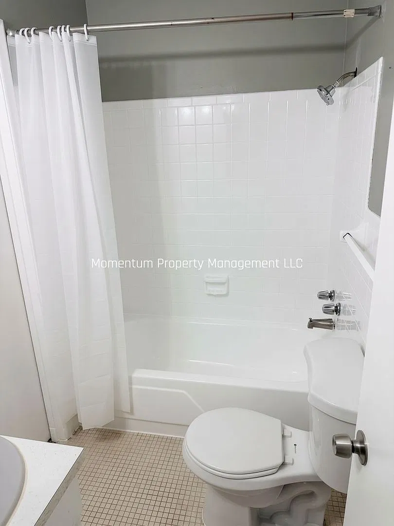 1118 E 124th Ave Unit C Tampa, FL 33612 — Photo 3