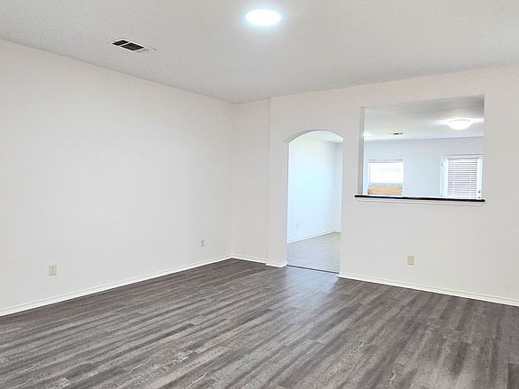 3rd image of 319 Elam Dr